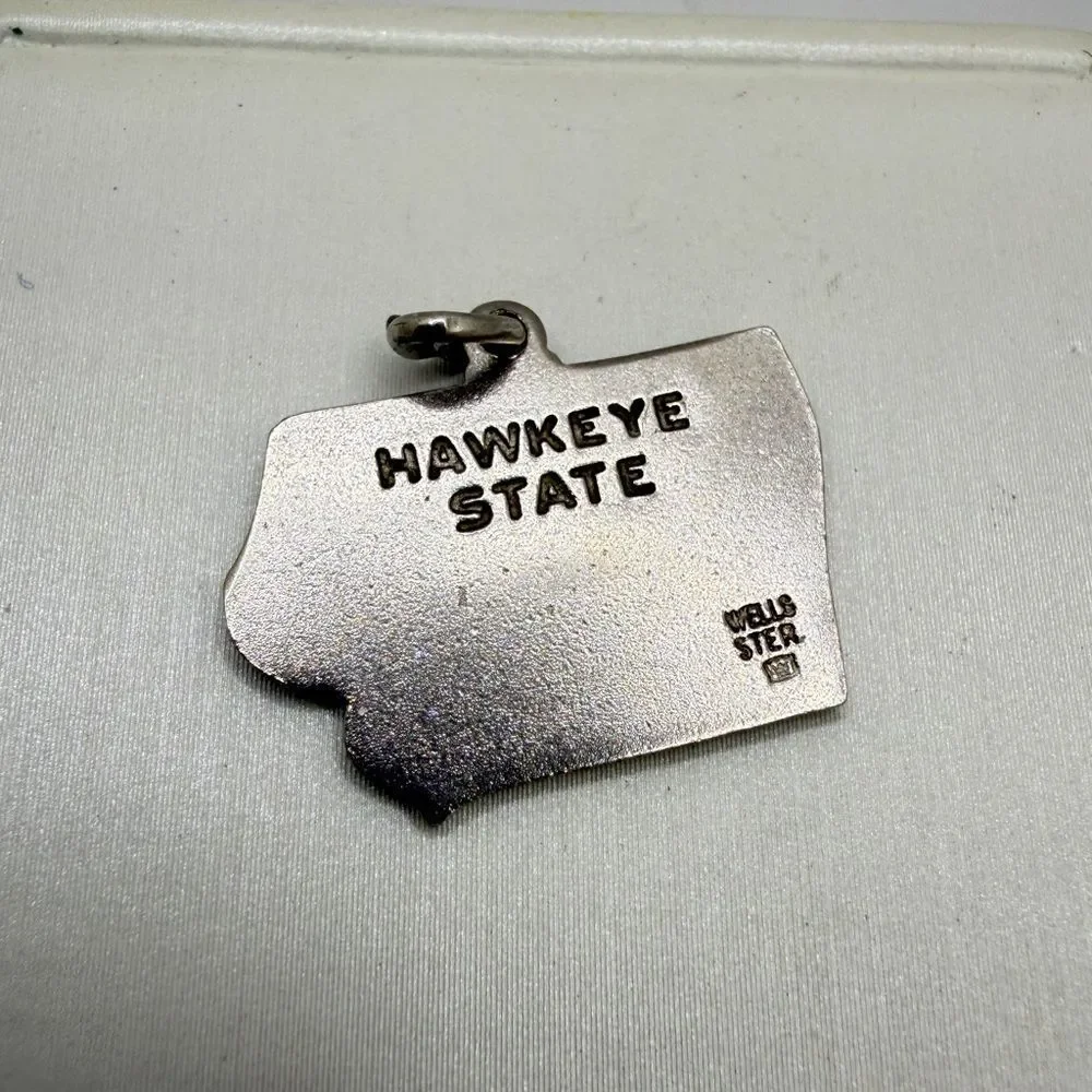Vintage Wells Sterling Silver IOWA w/ blue‎ enamel state charm/pendant!